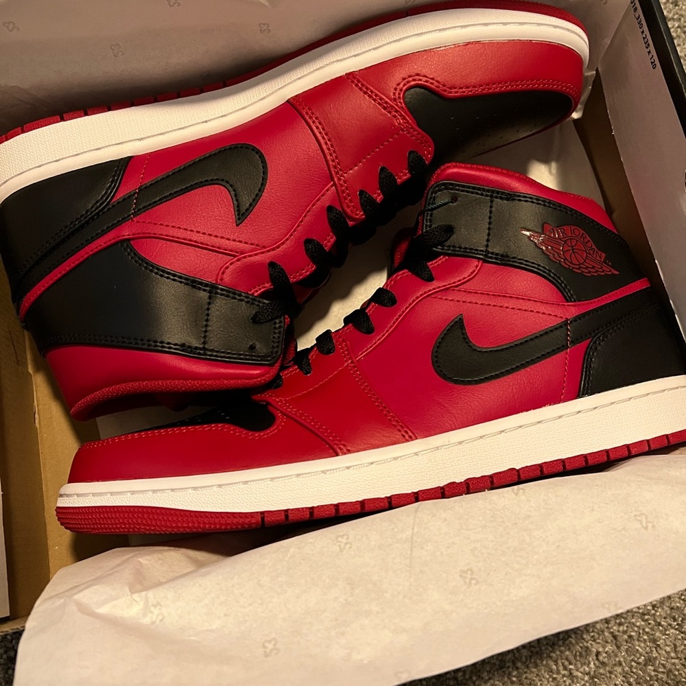 Nike Shoes NEW 11.5.